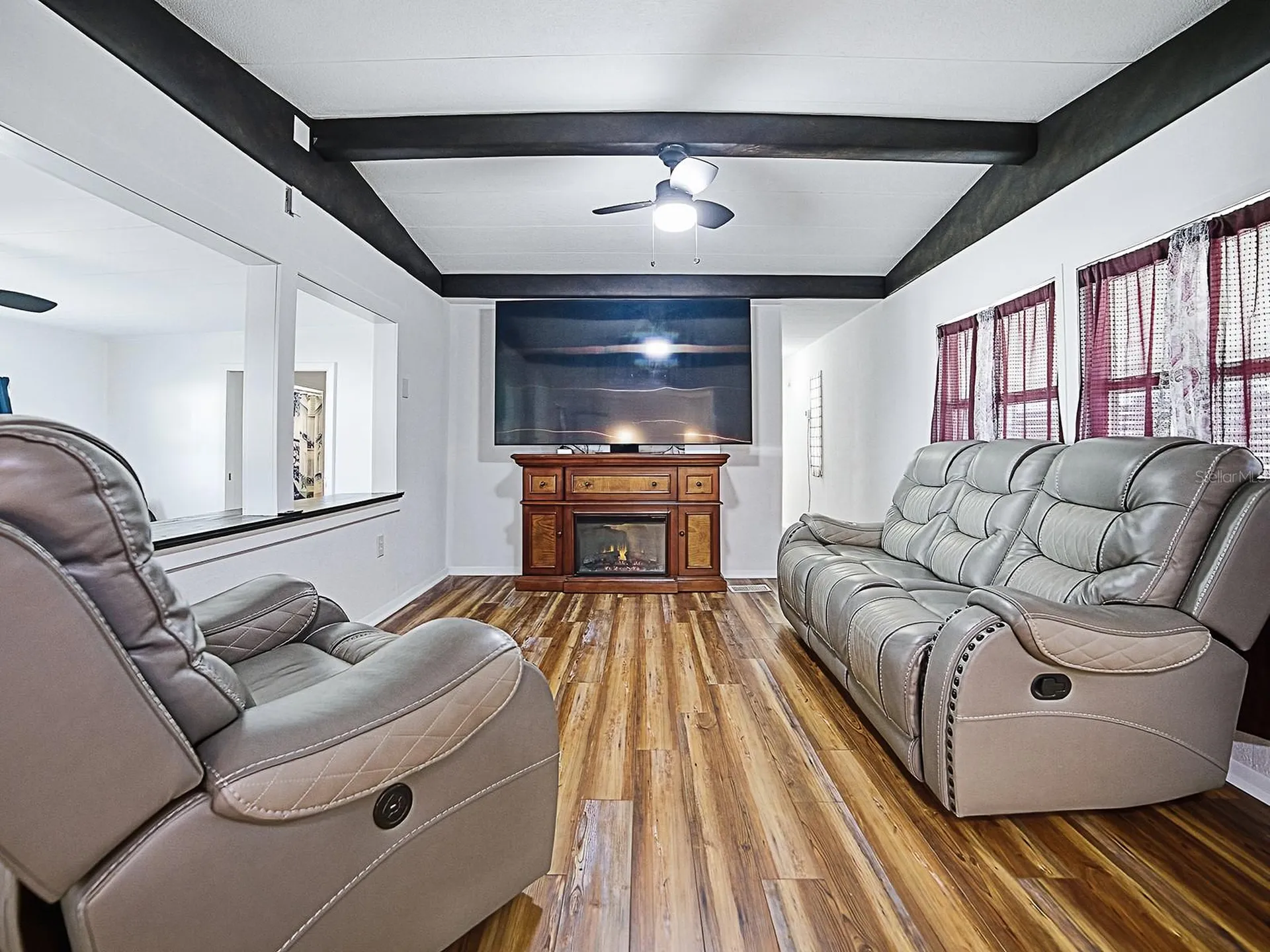 211 Rue De Paresse Tavares FL 32778
