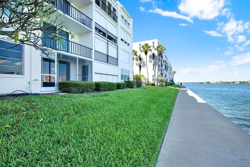 7625 Sun Island Drive S South Pasadena FL 33707