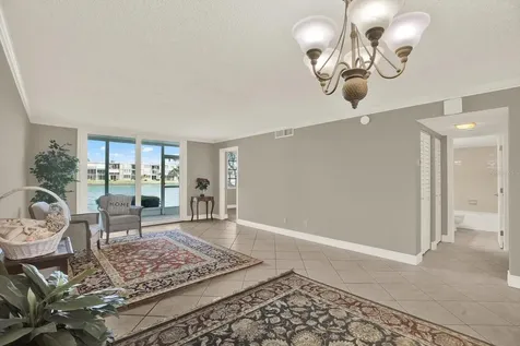 7625 Sun Island Drive S South Pasadena FL 33707