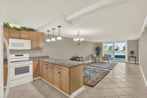 7625 Sun Island Drive S South Pasadena FL 33707