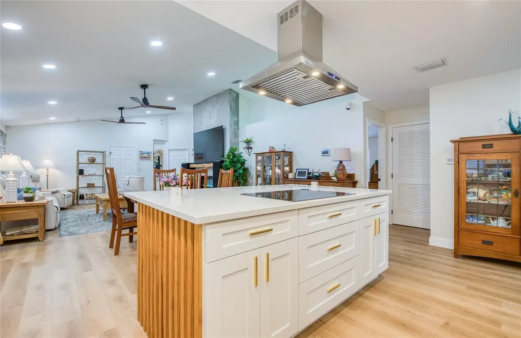 625 Folsom Street S St Petersburg FL 33707