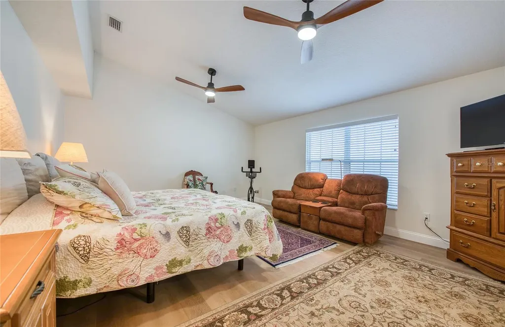 625 Folsom Street S St Petersburg FL 33707