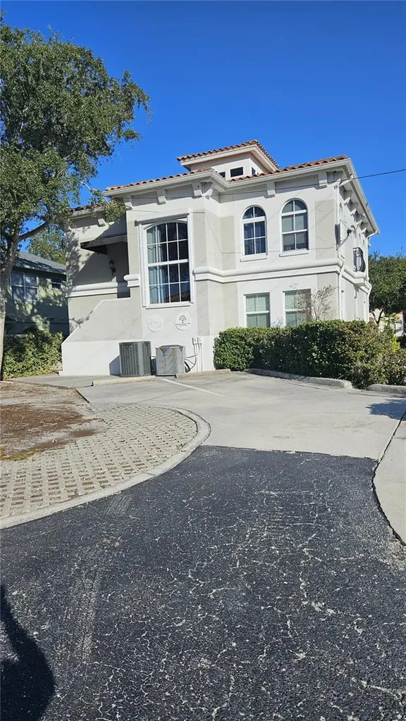 3001 W Azeele Street Tampa FL 33609