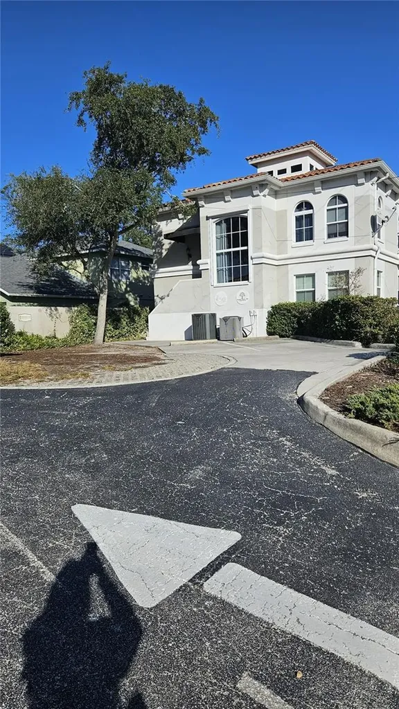 3001 W Azeele Street Tampa FL 33609