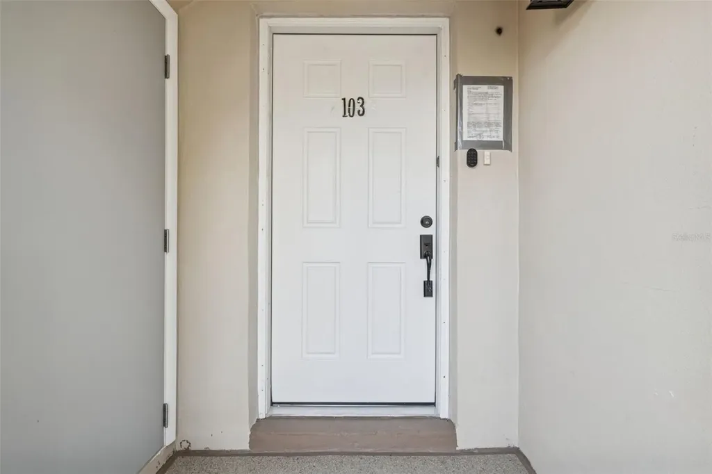 2473 Kingfisher Lane Clearwater FL 33762