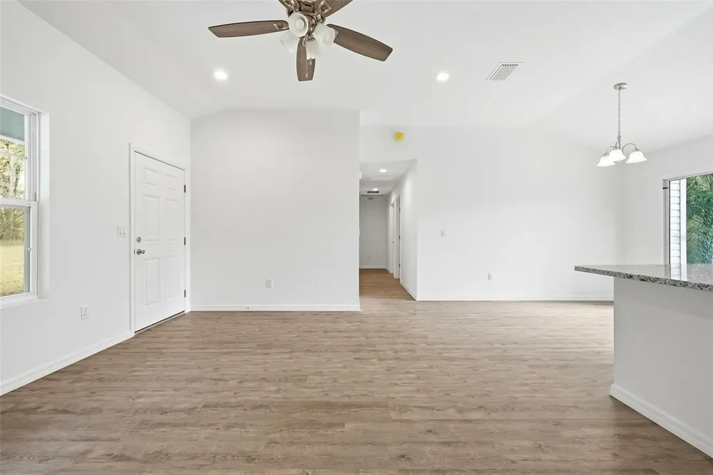 16450 SE 57th Place Ocklawaha FL 32179