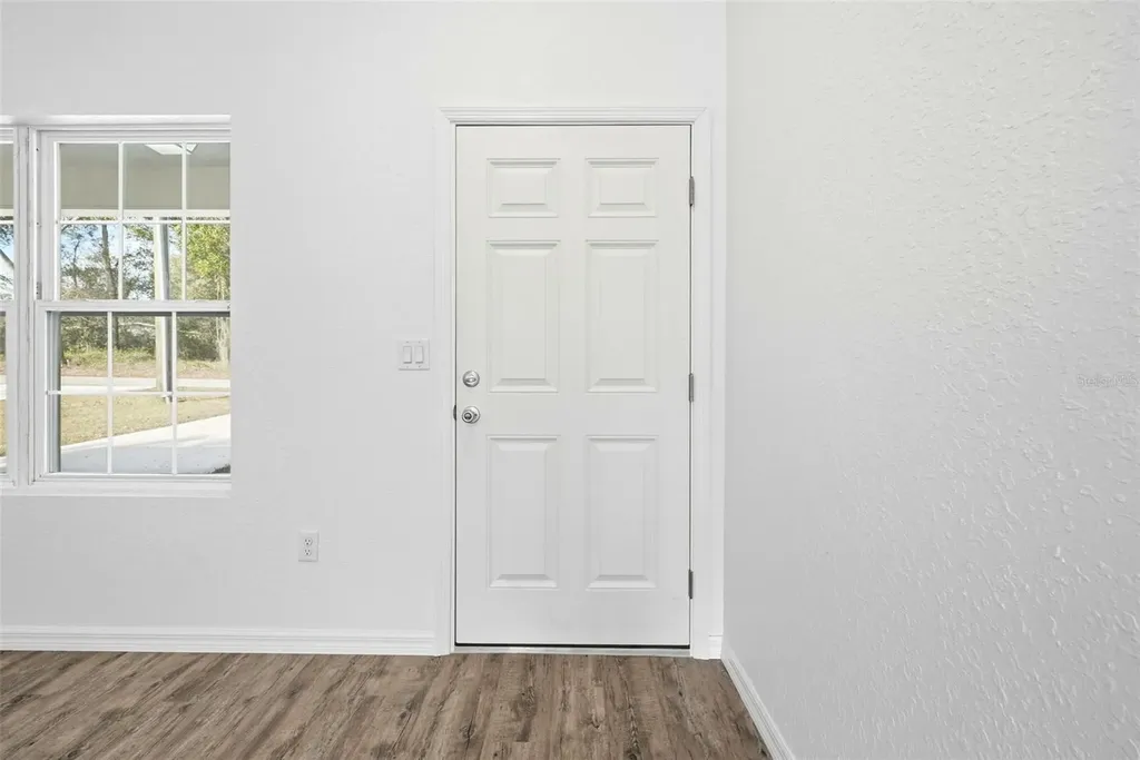16450 SE 57th Place Ocklawaha FL 32179