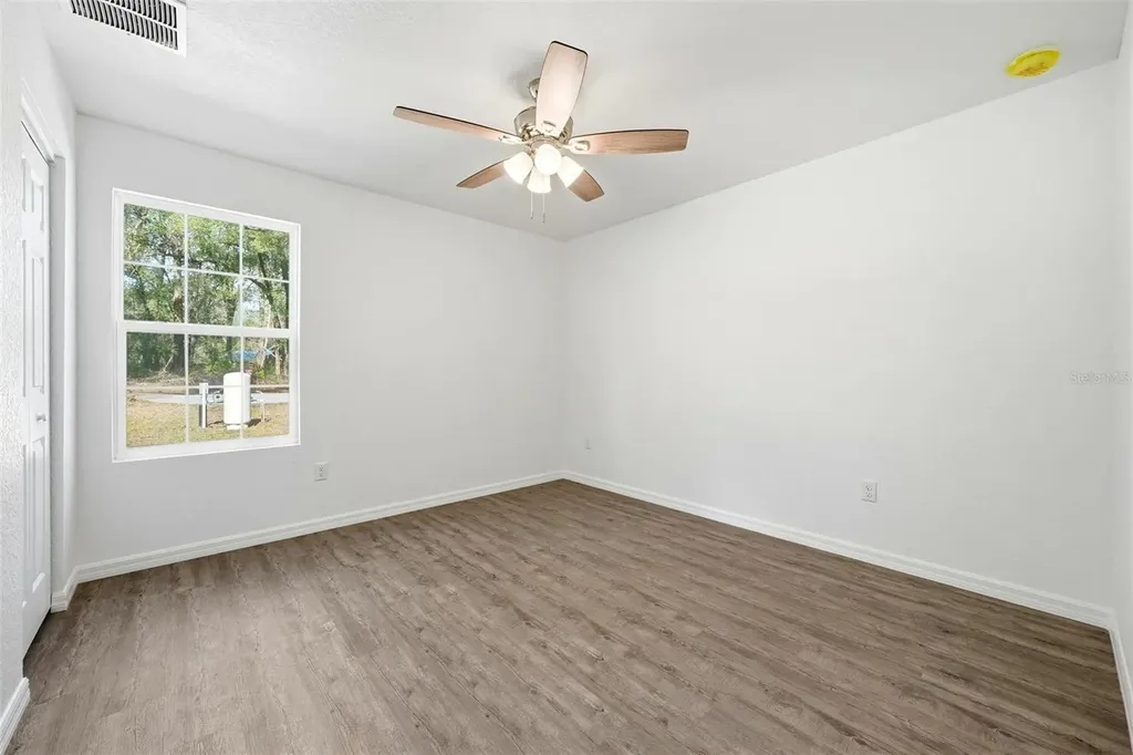 16450 SE 57th Place Ocklawaha FL 32179