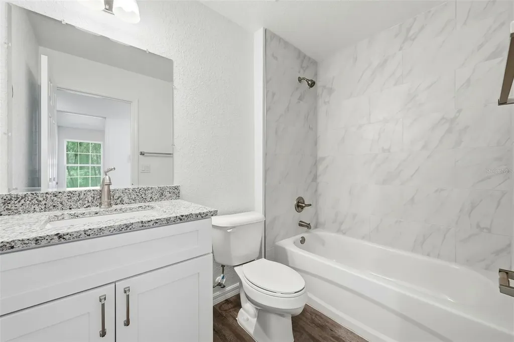 16450 SE 57th Place Ocklawaha FL 32179