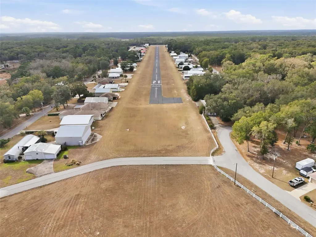 16450 SE 57th Place Ocklawaha FL 32179