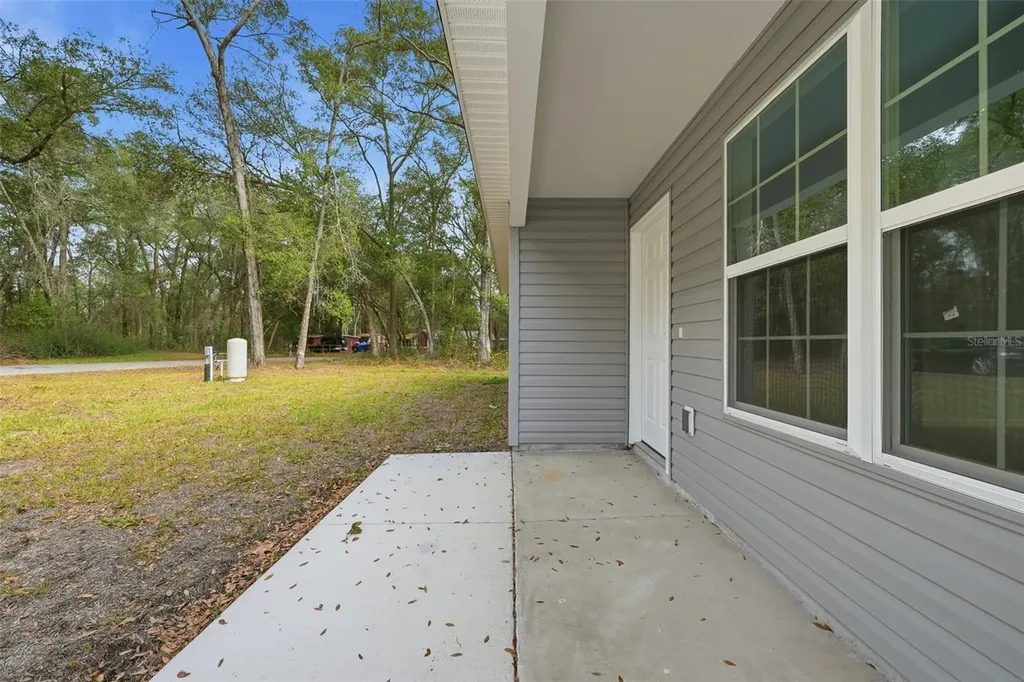 16450 SE 57th Place Ocklawaha FL 32179