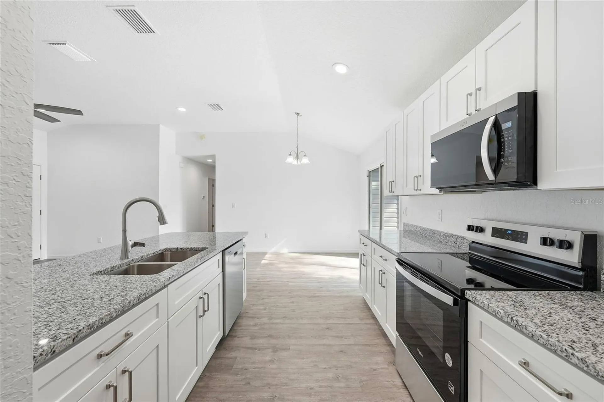 16450 SE 57th Place Ocklawaha FL 32179