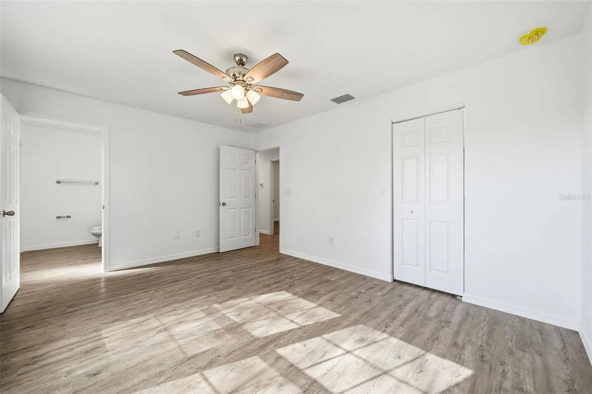 16450 SE 57th Place Ocklawaha FL 32179