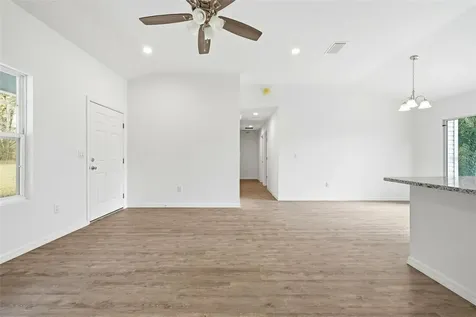 16450 SE 57th Place Ocklawaha FL 32179