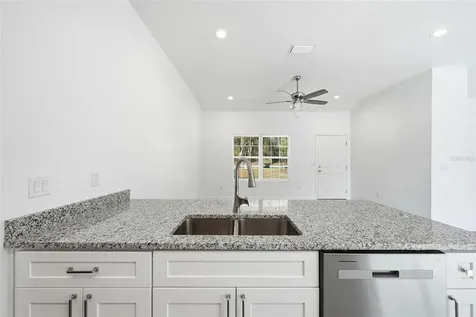 16450 SE 57th Place Ocklawaha FL 32179