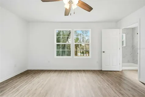 16450 SE 57th Place Ocklawaha FL 32179