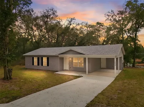 16450 SE 57th Place Ocklawaha FL 32179