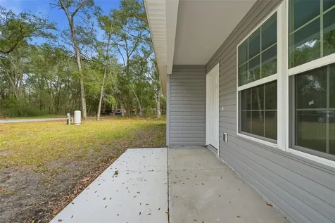 16450 SE 57th Place Ocklawaha FL 32179