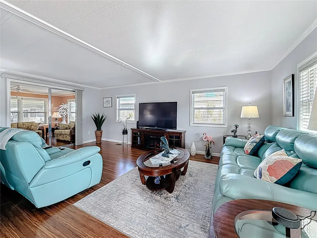 7880 54th Avenue N St Petersburg FL 33709