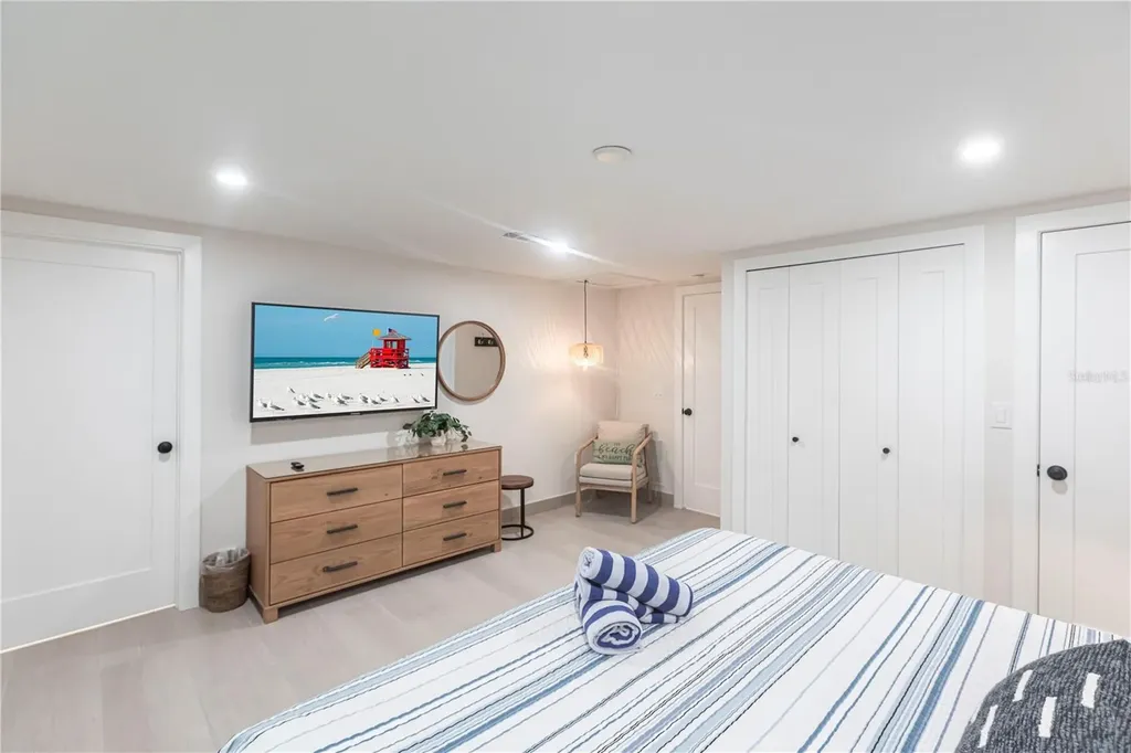 6154 Midnight Pass Road Sarasota FL 34242