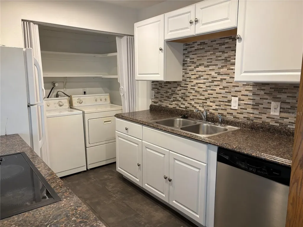 744 116th Avenue N St Petersburg FL 33716