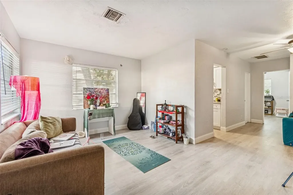 610 16th Avenue S St Petersburg FL 33701