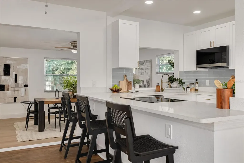 6103 6th Avenue N St Petersburg FL 33710