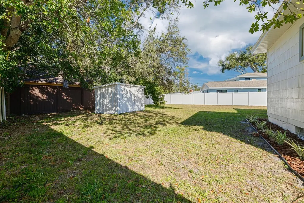 6103 6th Avenue N St Petersburg FL 33710