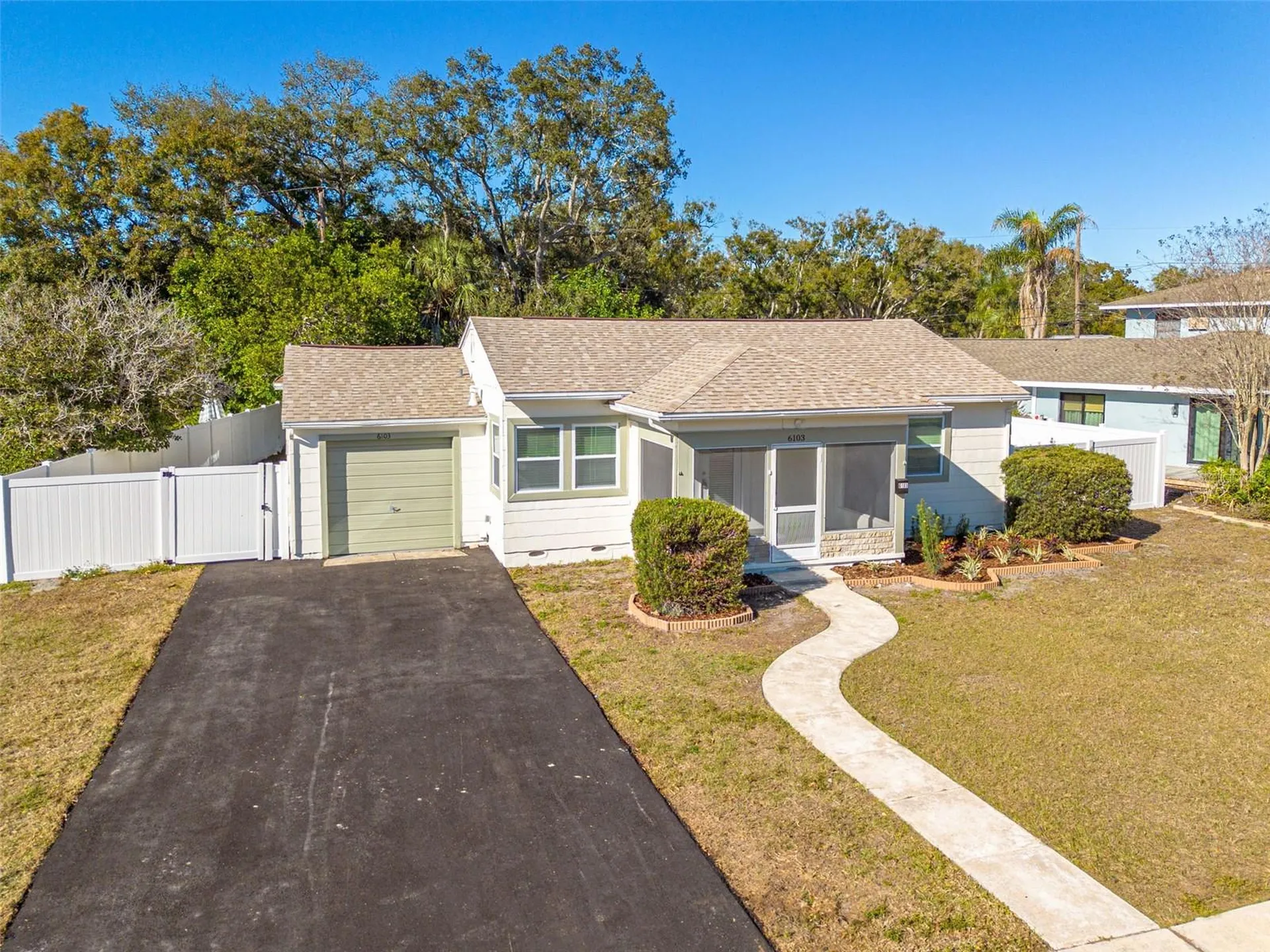 6103 6th Avenue N St Petersburg FL 33710