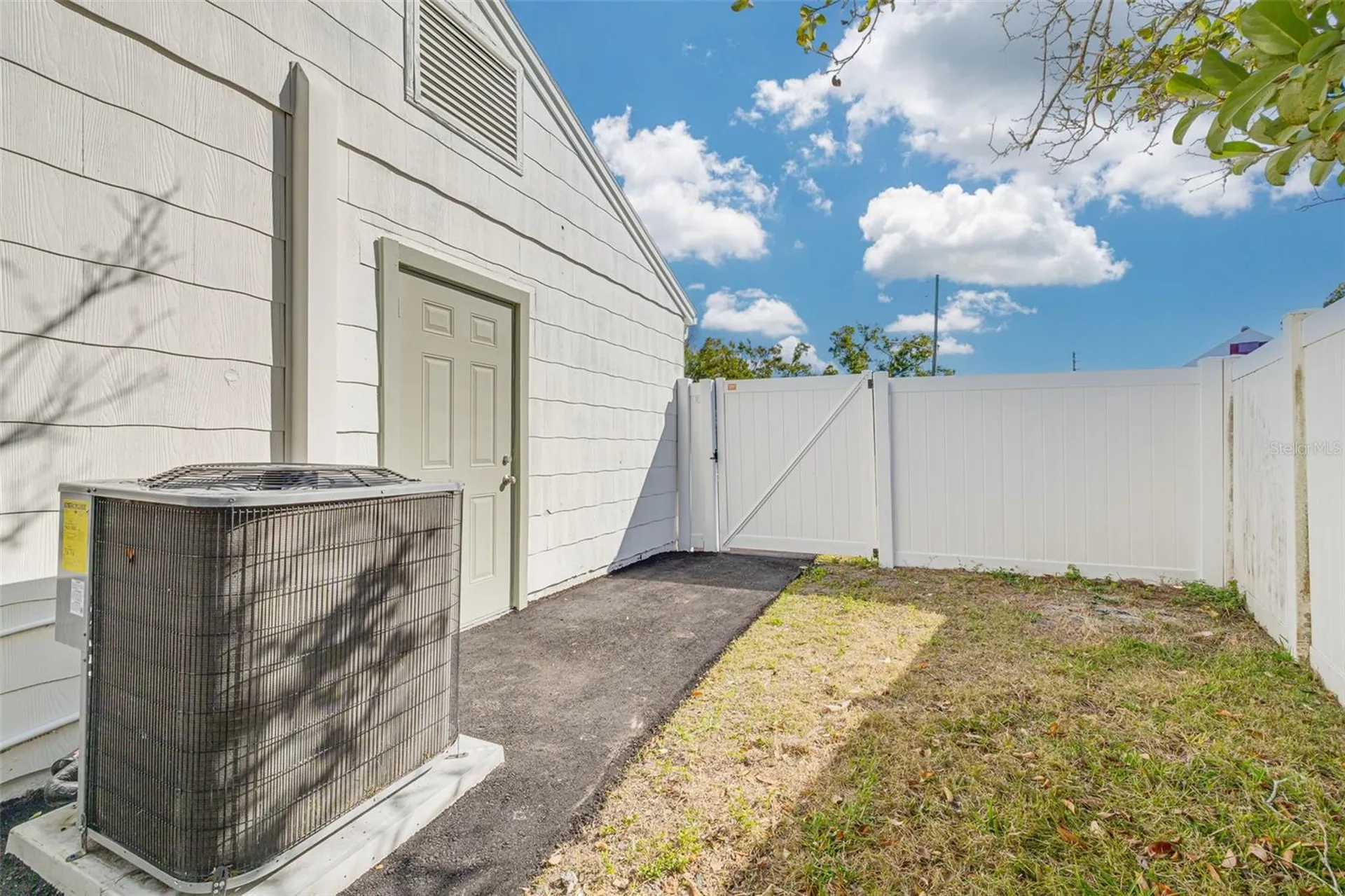6103 6th Avenue N St Petersburg FL 33710