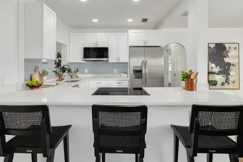 6103 6th Avenue N St Petersburg FL 33710