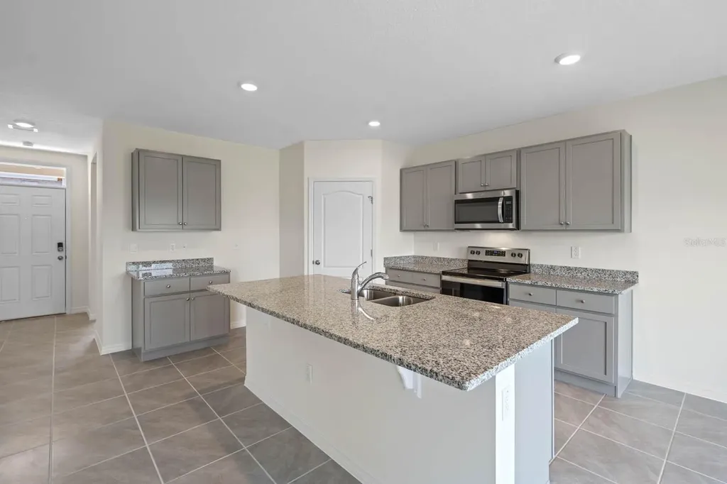 5395 Cloudberry Avenue Lakeland FL 33811