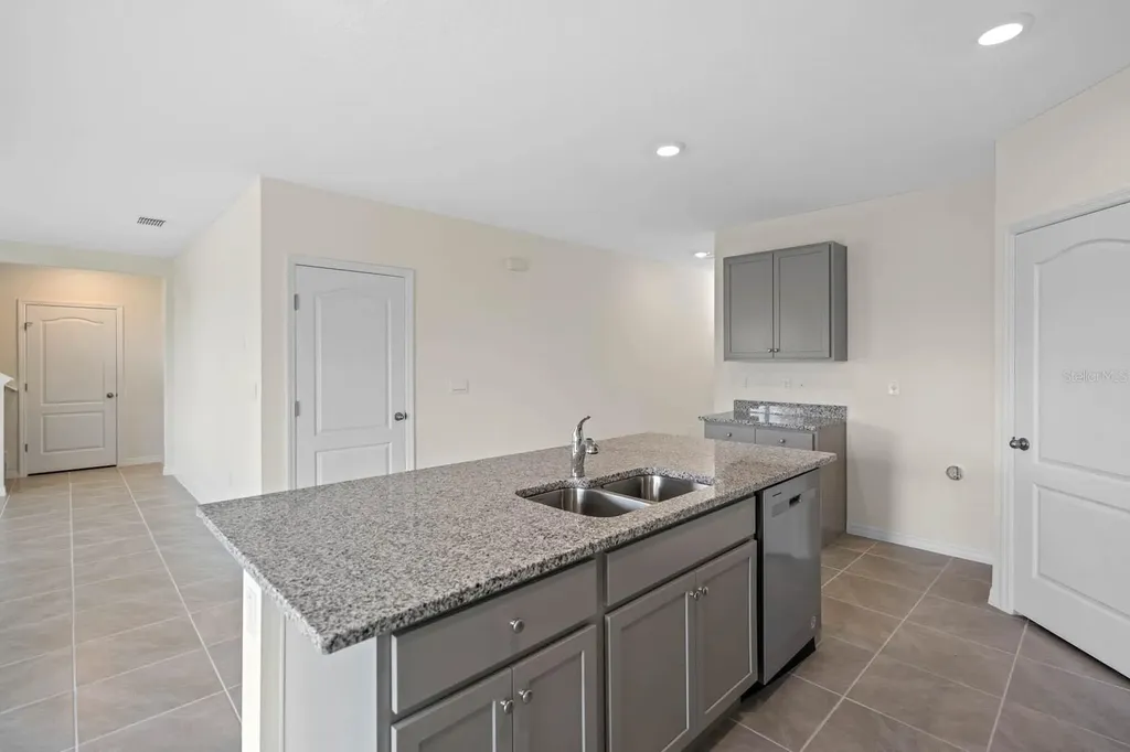 5395 Cloudberry Avenue Lakeland FL 33811