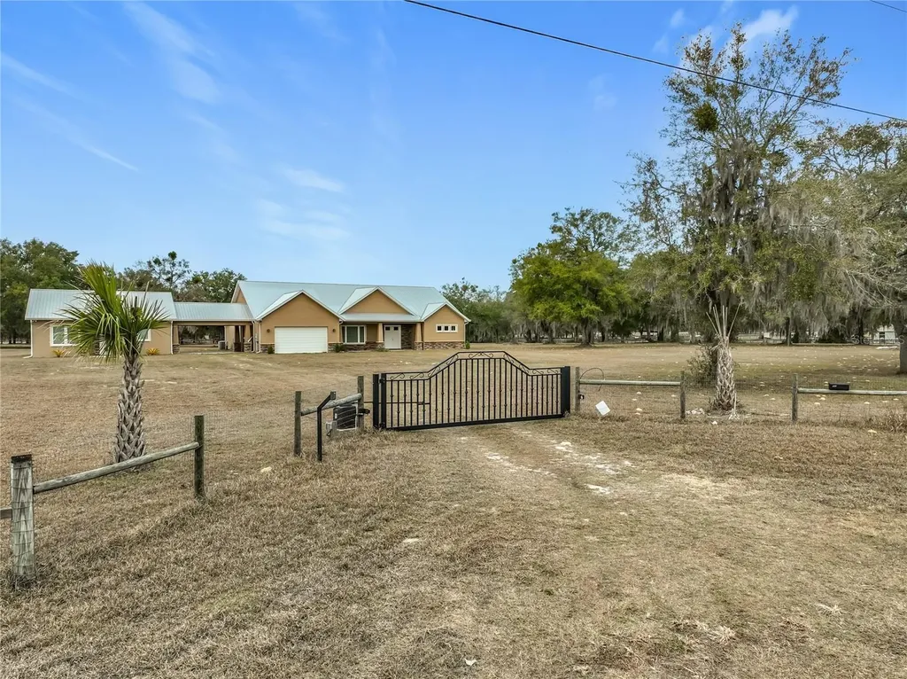 540 NW 165th Court Road Dunnellon FL 34432