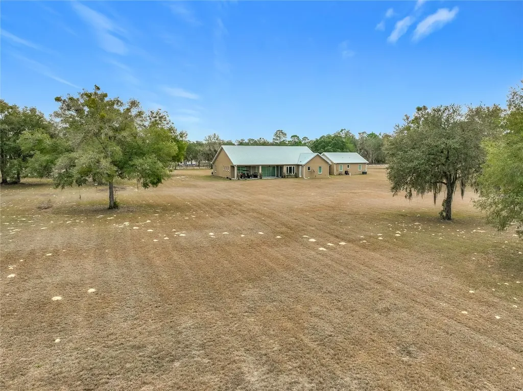 540 NW 165th Court Road Dunnellon FL 34432