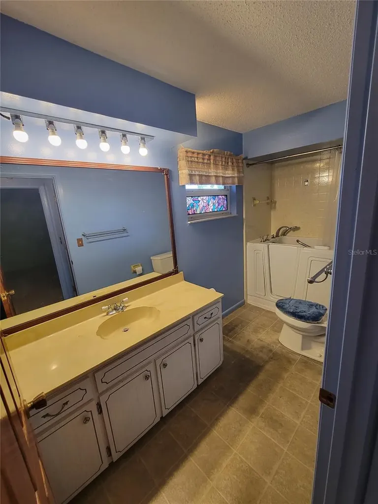 554 Lakemont Avenue NW Port Charlotte FL 33952