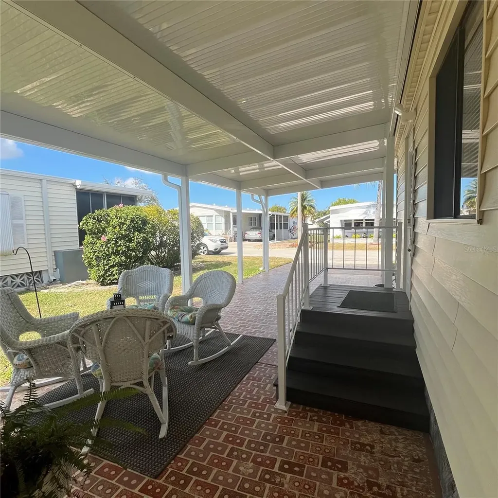 808 53rd Avenue E Bradenton FL 34203