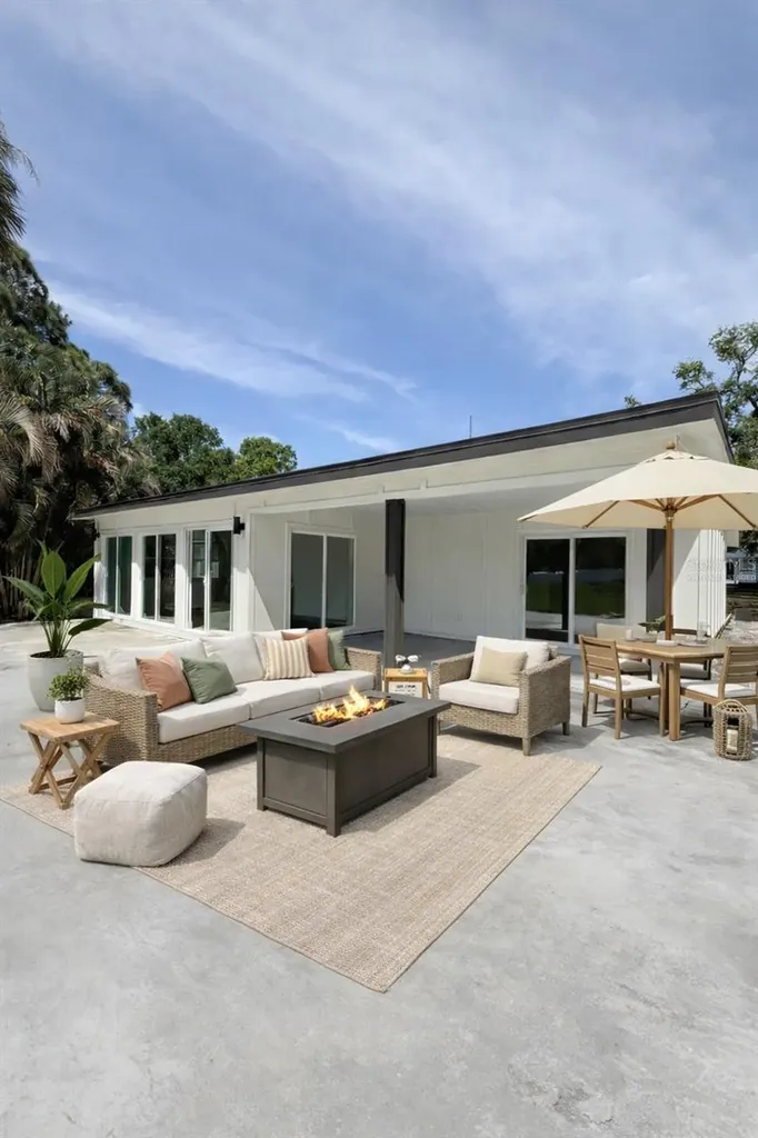 1913 S 47th Street Tampa FL 33619