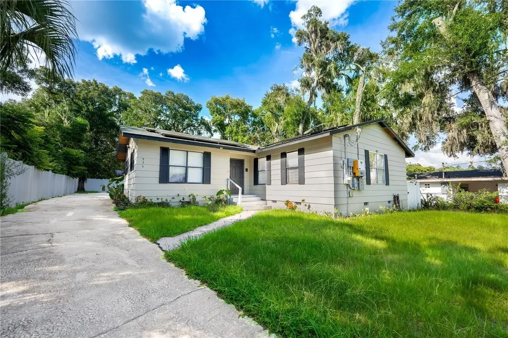 535 W Division Street Deland FL 32720