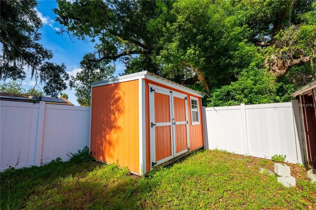 535 W Division Street Deland FL 32720