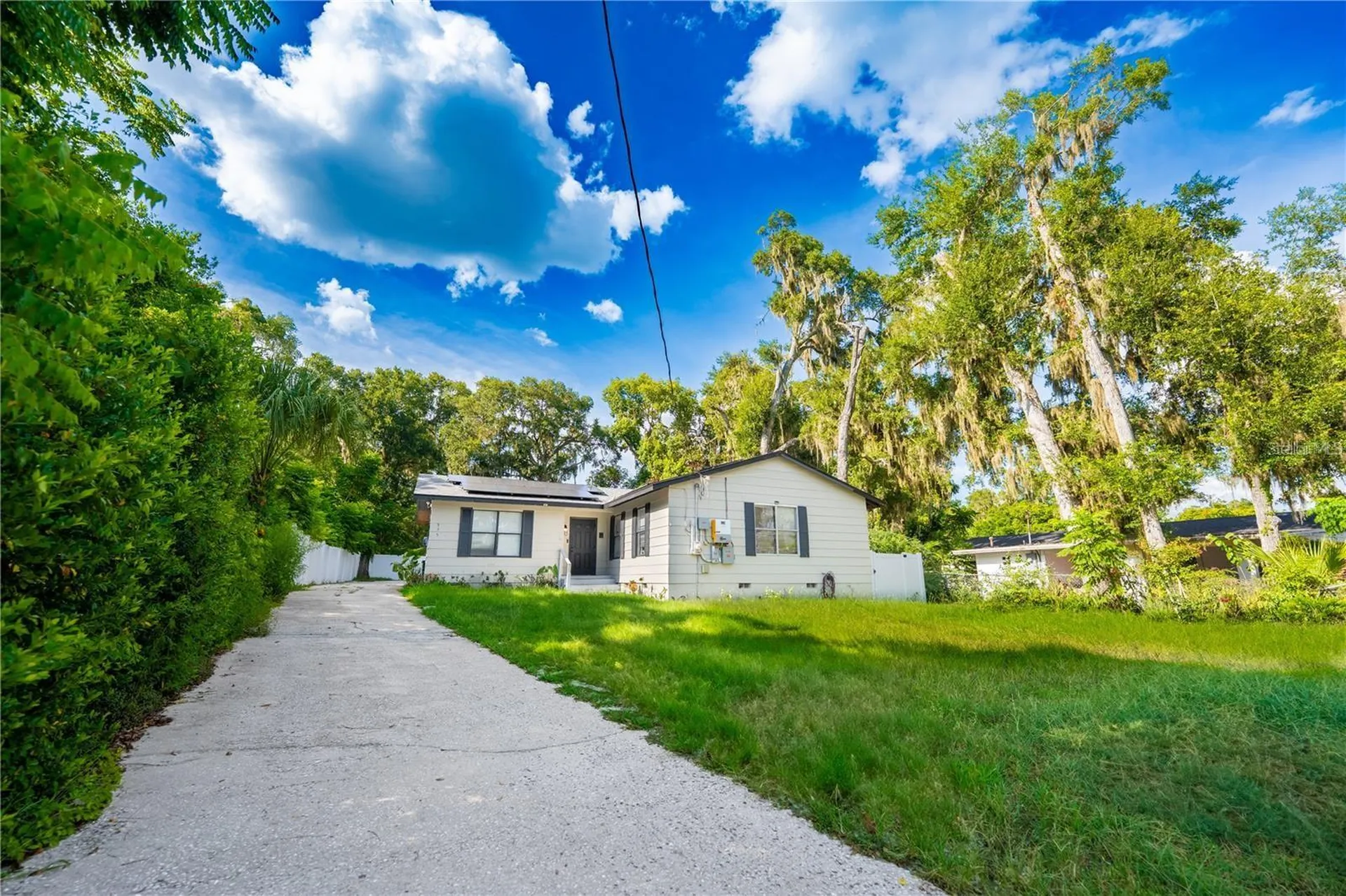 535 W Division Street Deland FL 32720
