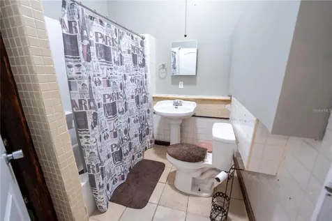 535 W Division Street Deland FL 32720