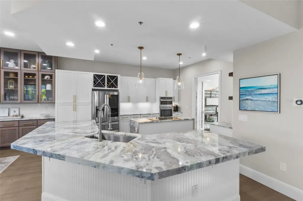 515 Forest Way Longboat Key FL 34228