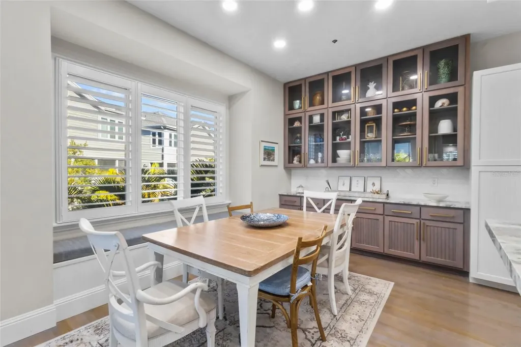 515 Forest Way Longboat Key FL 34228