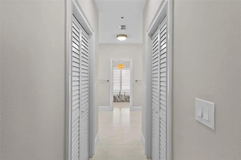 515 Forest Way Longboat Key FL 34228