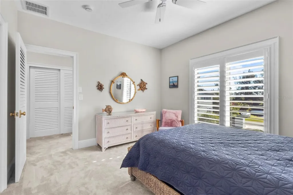 515 Forest Way Longboat Key FL 34228
