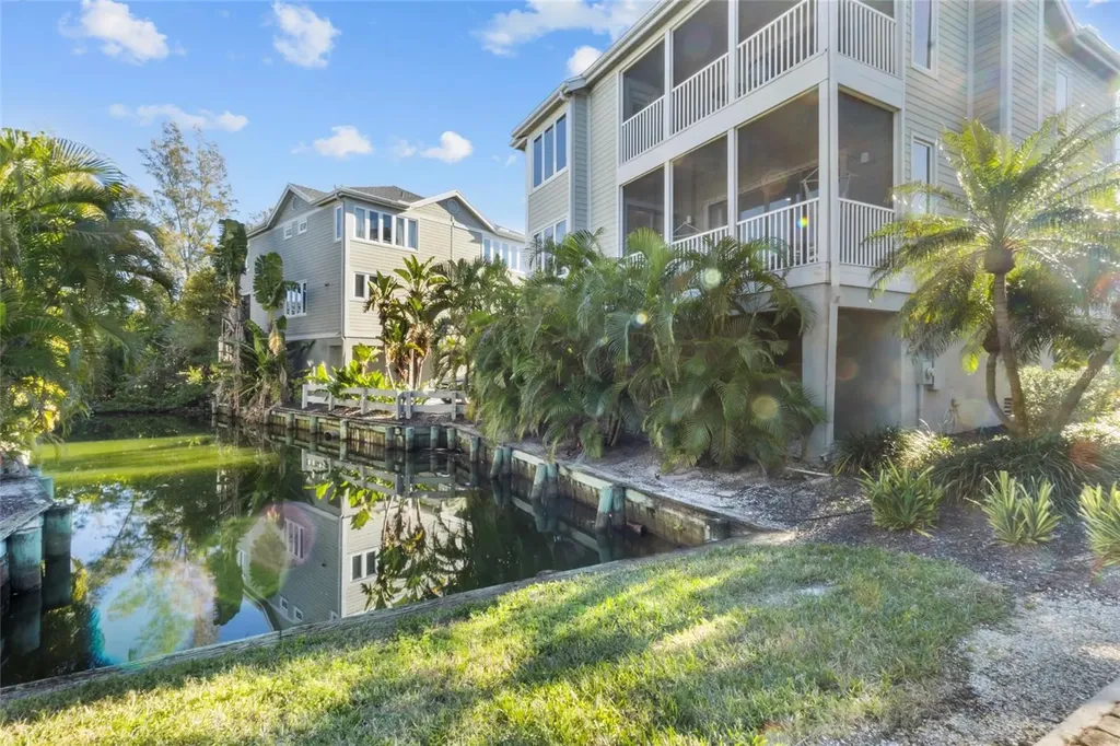 515 Forest Way Longboat Key FL 34228
