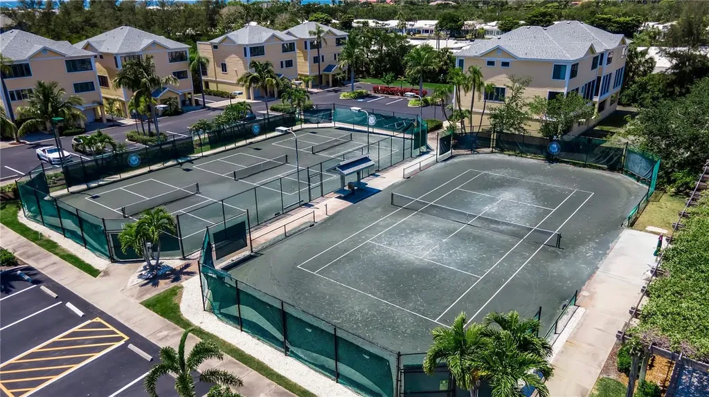 515 Forest Way Longboat Key FL 34228