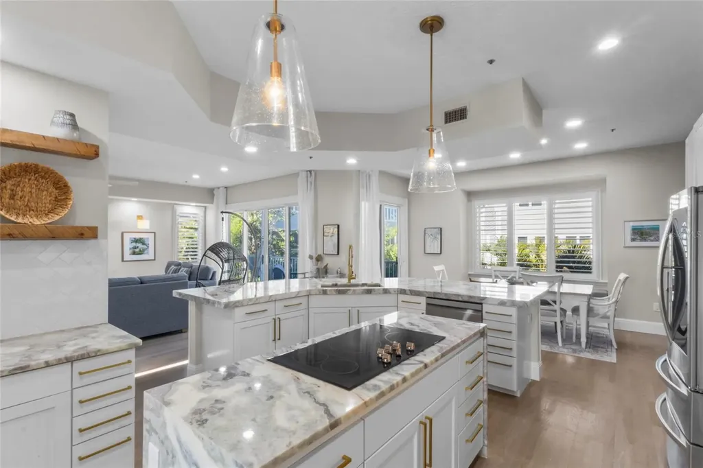 515 Forest Way Longboat Key FL 34228