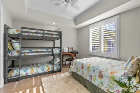 515 Forest Way Longboat Key FL 34228